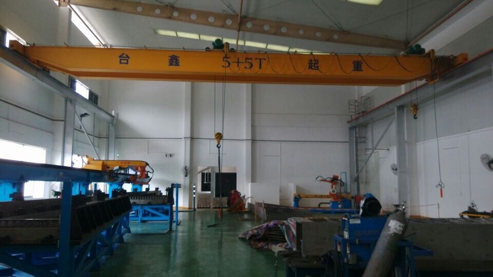電動雙梁起重機 LH5T+5T